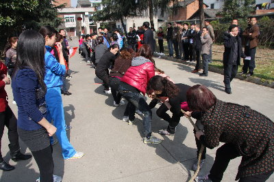 寶業(yè)（集團(tuán)）公司舉行2013年度慶?！叭恕眿D女節(jié)活動(dòng)